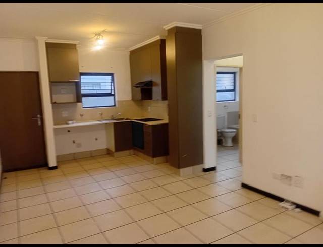 1 BEDROOM APARTMENT FOR SALE IN BRYANSTON